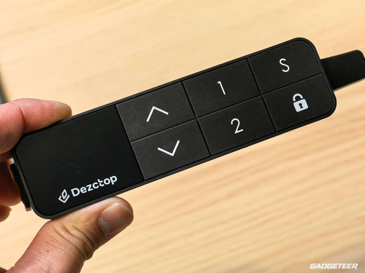 Dezctop Revon Elite 升降桌评测