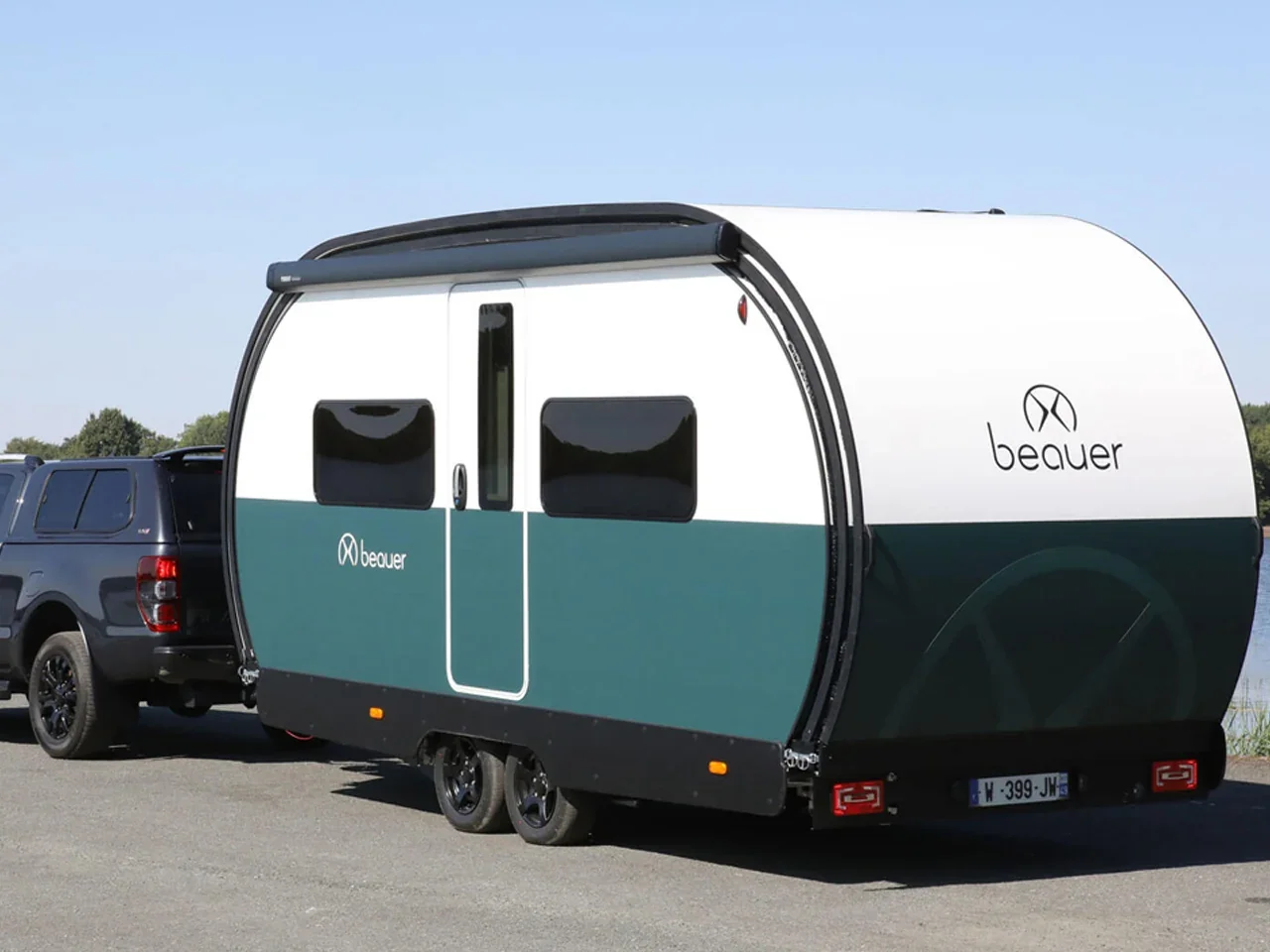 Beauer X8 展开式拖挂房车